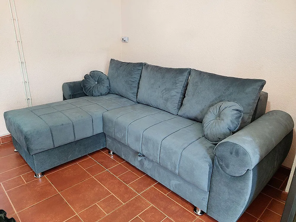 Venera — ugaona garnitura, Kičma Trans