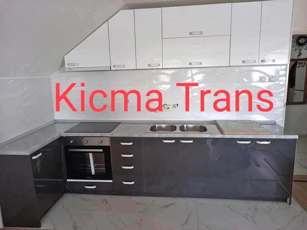Kuhinja 08 — kuhinja, Kičma Trans